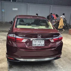 Honda Grace 2015 Red