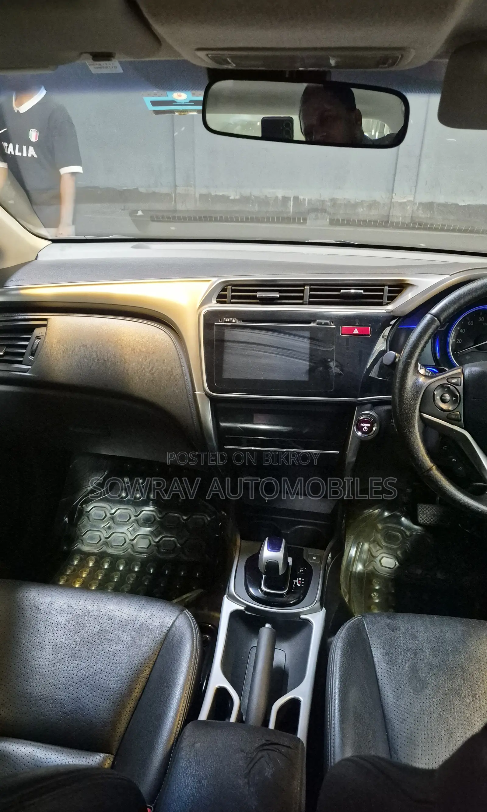 Honda Grace 2015 Red