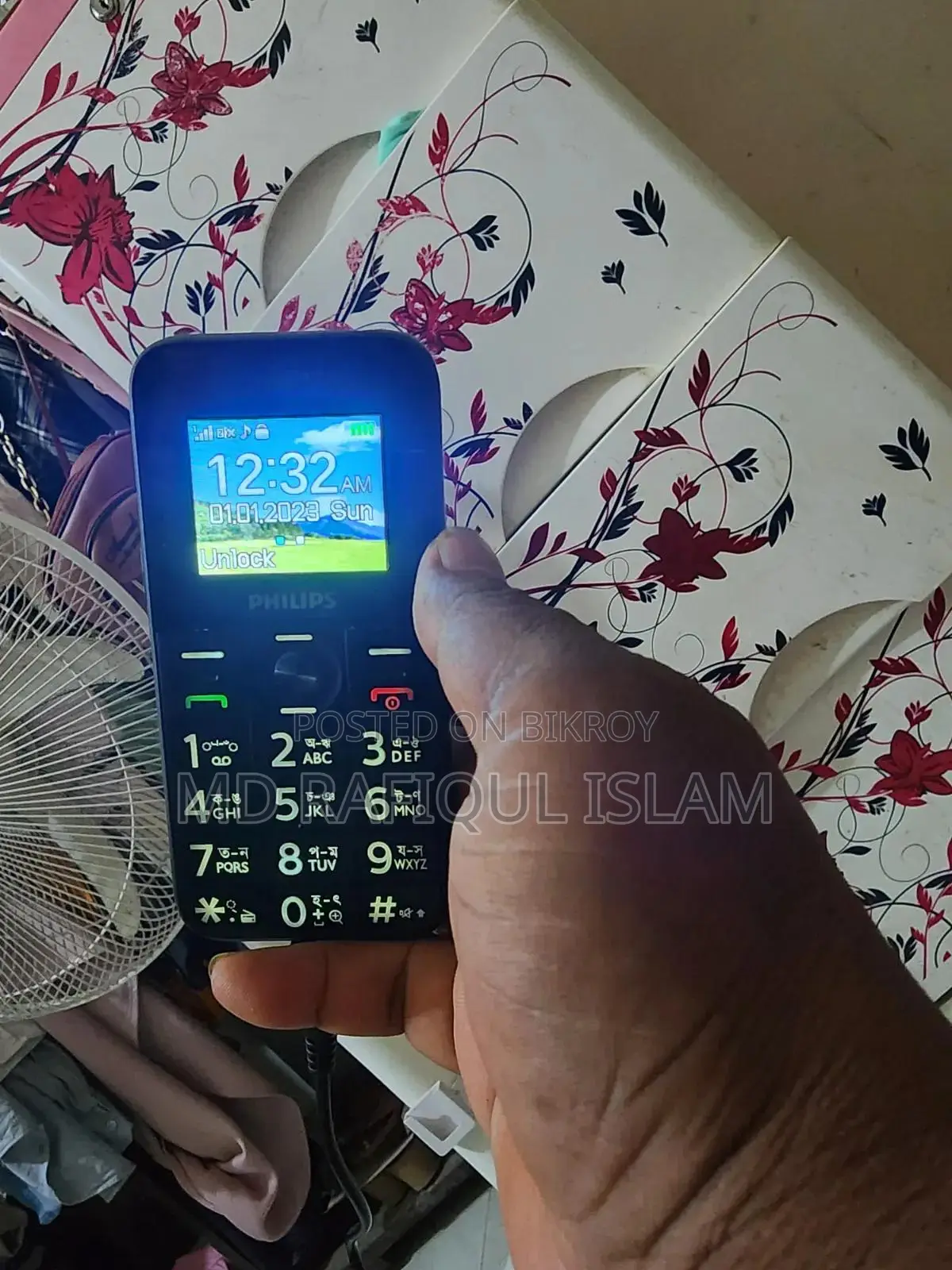 New Philips 699 Dual SIM Black