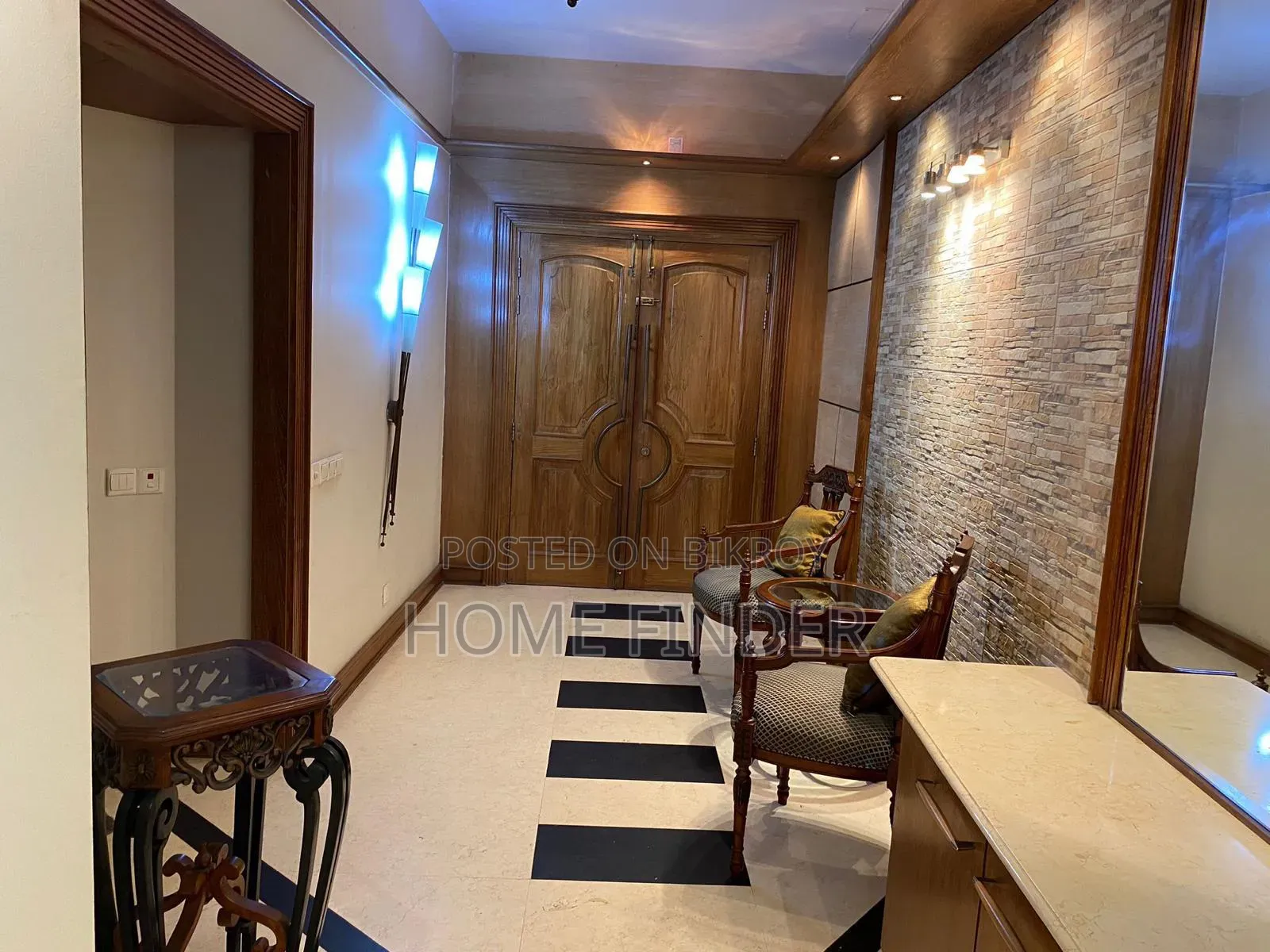 গুলশানে ফার্নিশড ৩ বেডরুমের অ্যাপার্টমেন্ট ভাড়ার জন্য