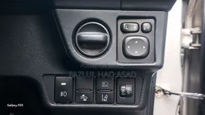 টয়োটা এক্সিও ১.৫ এক্স ২ডব্লিউডি ২০১৫ সিলভার