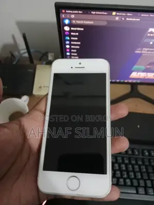 Apple iPhone SE 32 GB White