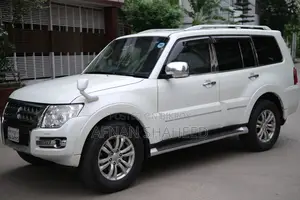Mitsubishi Pajero 2014 White
