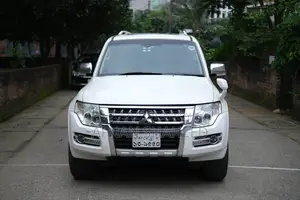 Mitsubishi Pajero 2014 White
