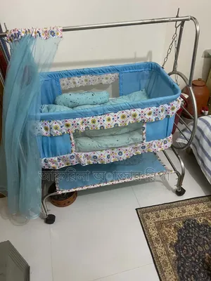 দোলনা এবং কেরিয়ার ব্যাগ ২৫০০ টাকা একদম ফ্রেশ
