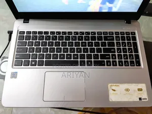 Laptop Asus VivoBook X540SA 4GB Intel Core i3 SSD 128GB