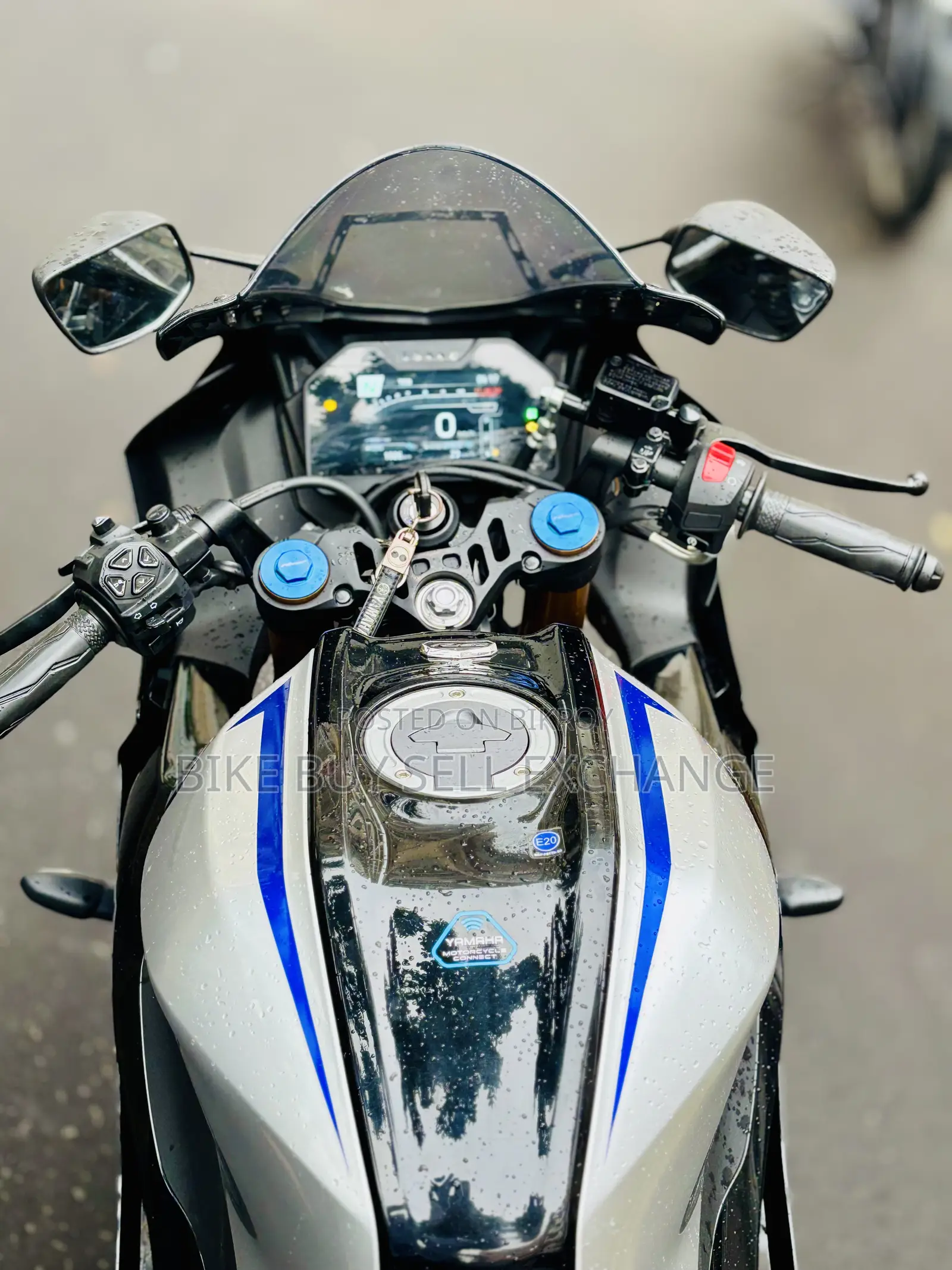 New Yamaha R1 2026 Silver