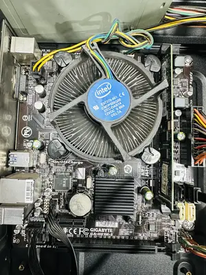 Desktop Computer 4GB Intel Core i5 SSD 128GB