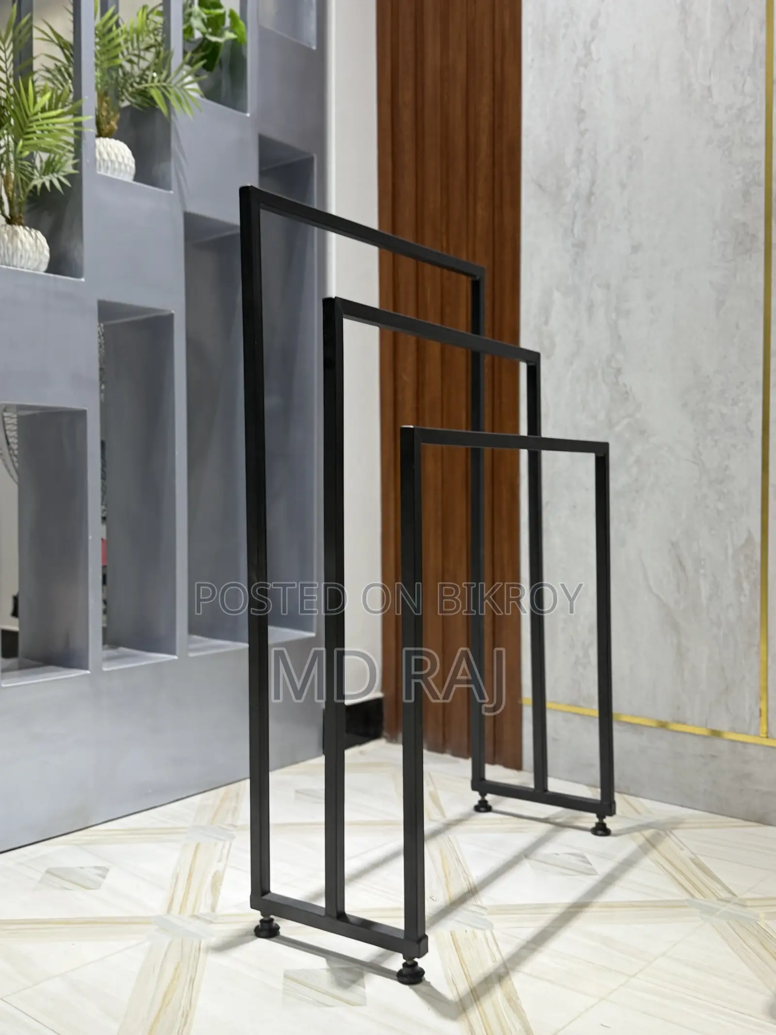 Modern Cloth Hanger Stand