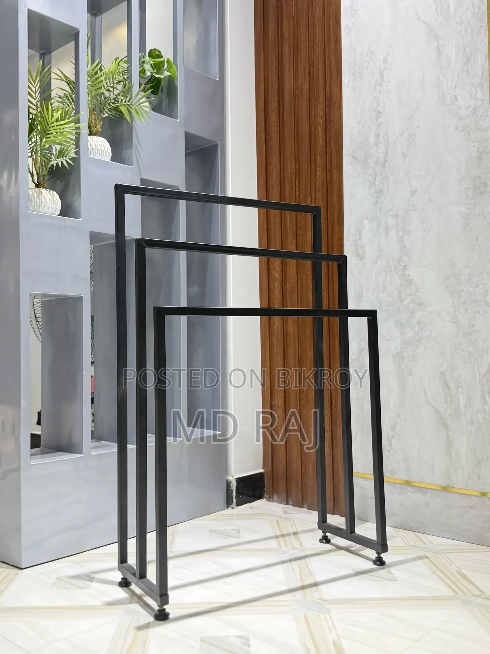 Modern Cloth Hanger Stand