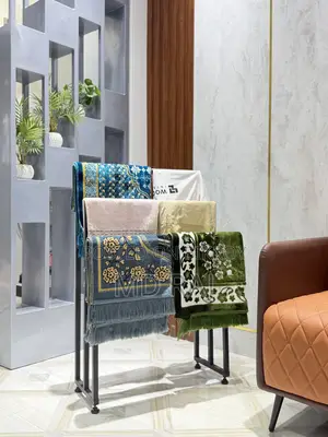 Modern Cloth Hanger Stand