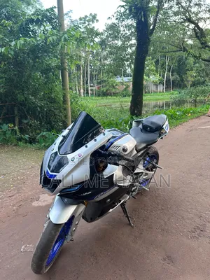 Yamaha 2021 Silver