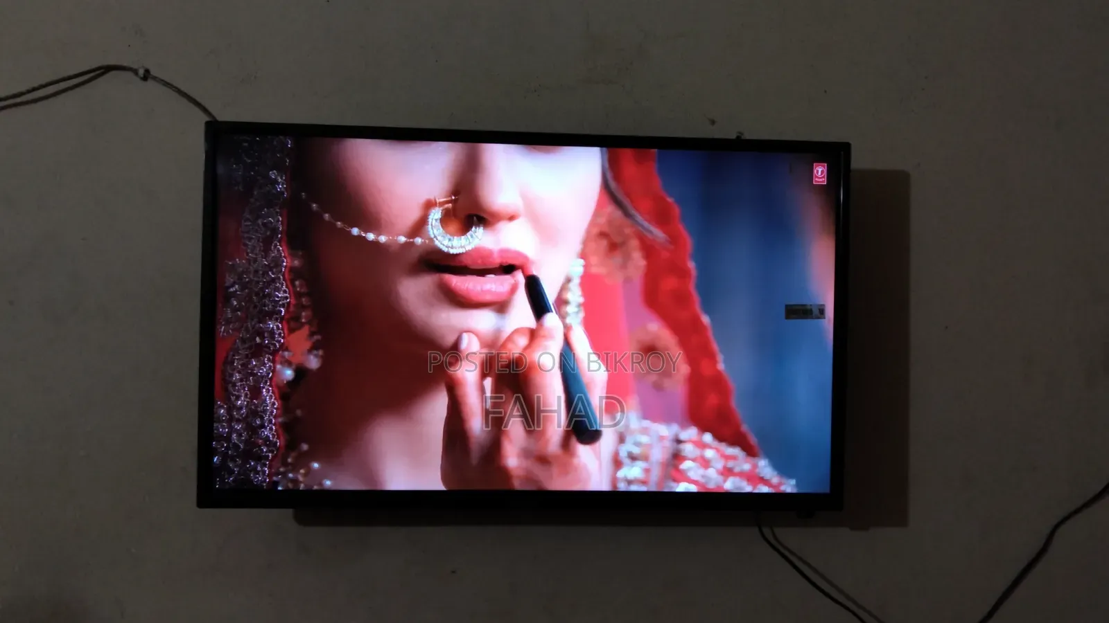 32" Felex Brand Smart TV