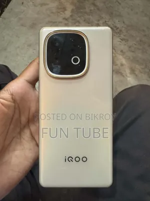 iQOO Z10 256 GB Gold
