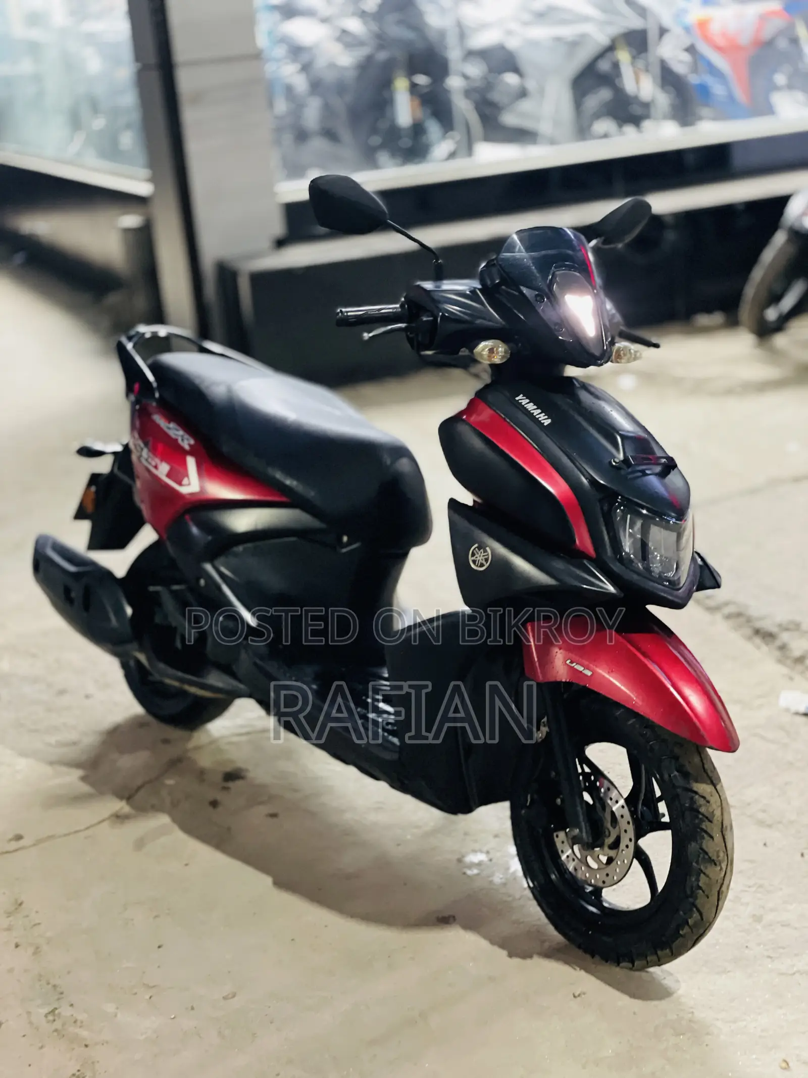 Yamaha 2022 Red