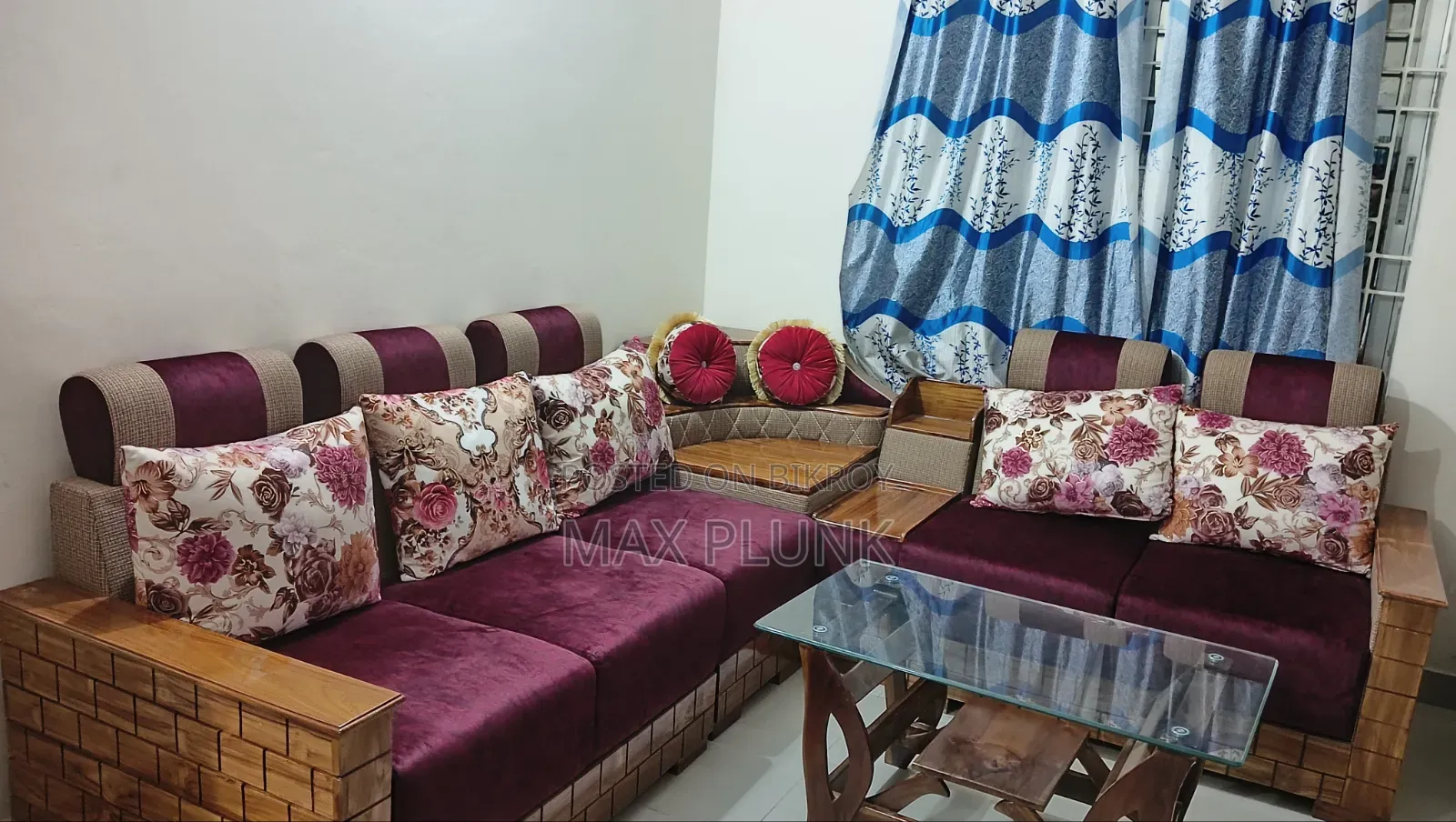 Corner Sofa With Table