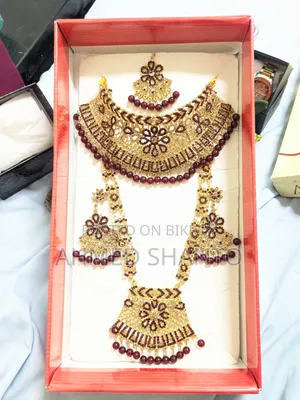 গলার হার,কানের দুল ও মাথার টিকলি