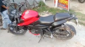 Bajaj Pulsar NS 160 2021 Red