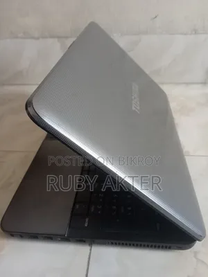 Laptop Toshiba Satellite C870 4GB Intel Core i5 HDD 1T