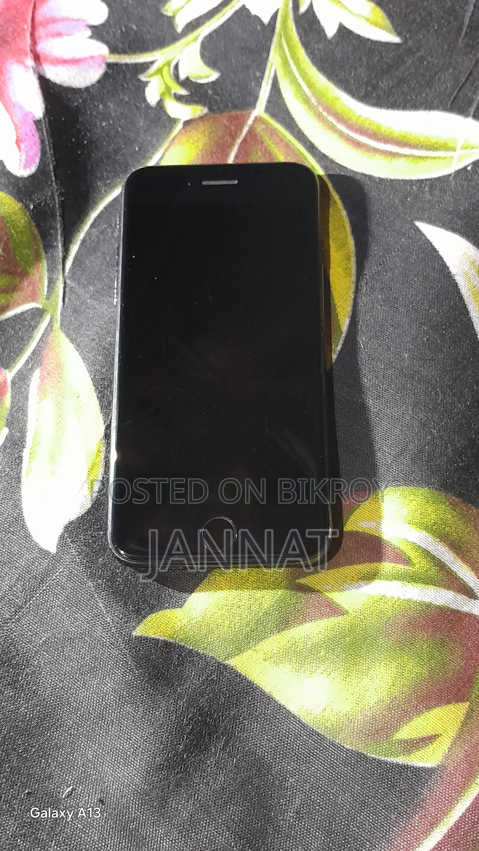 Apple iPhone SE (2020) 64 GB Black