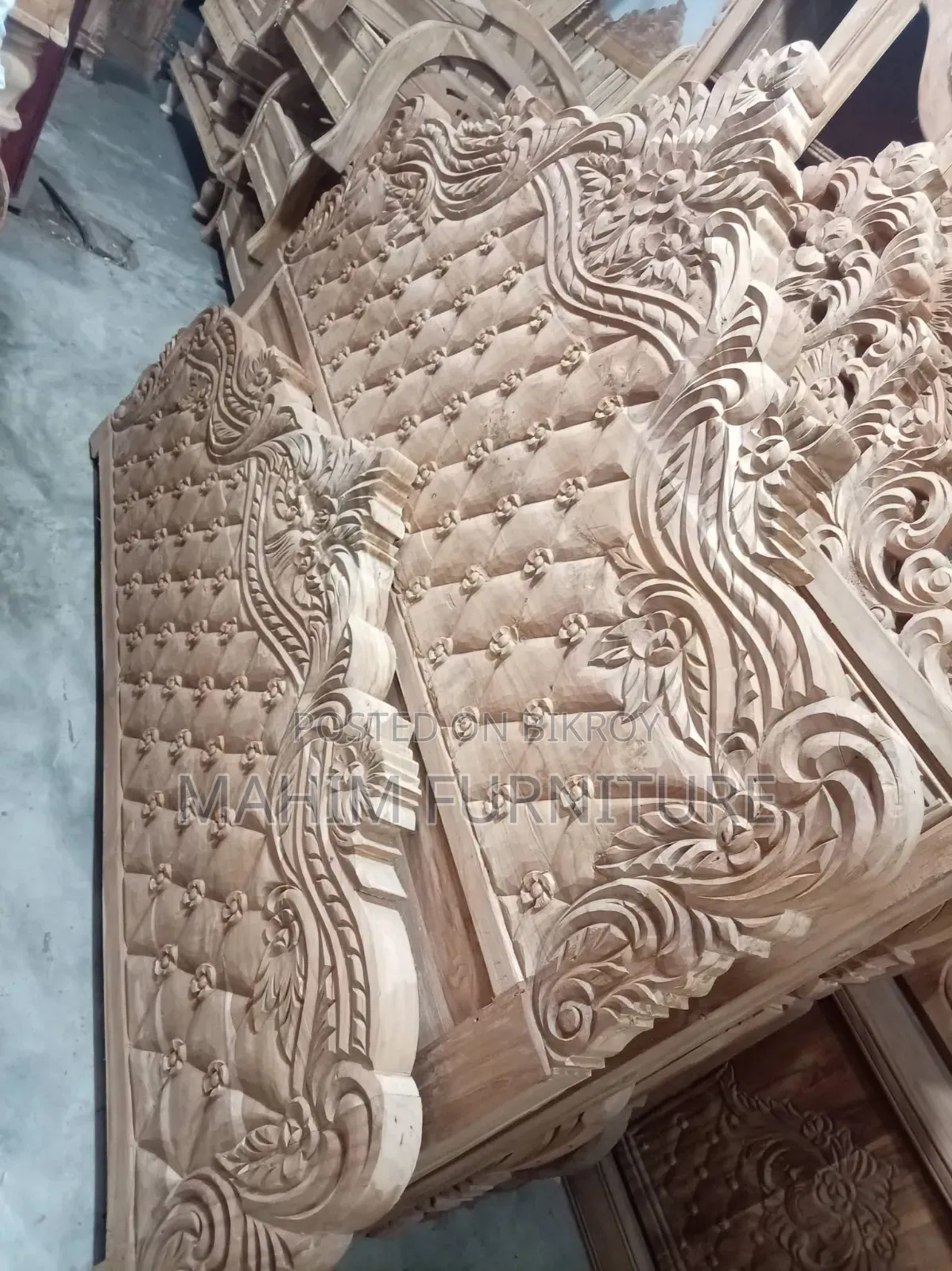 Semi Box Teak Wood Bed