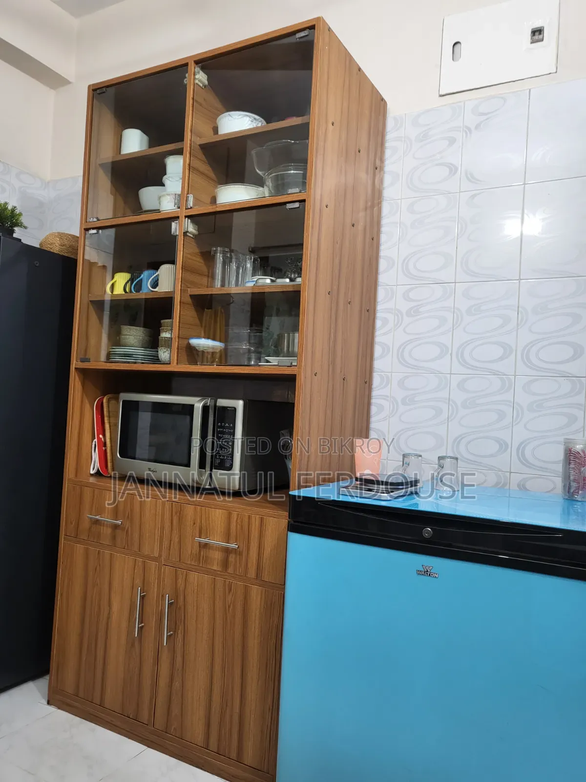 Kitchen Cabinet / Dinner Wagon