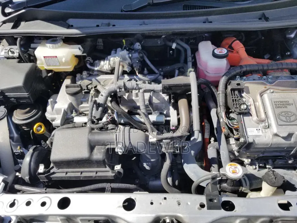 Toyota Axio 2021 Silver