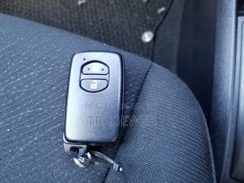 Toyota Axio 2021 Silver