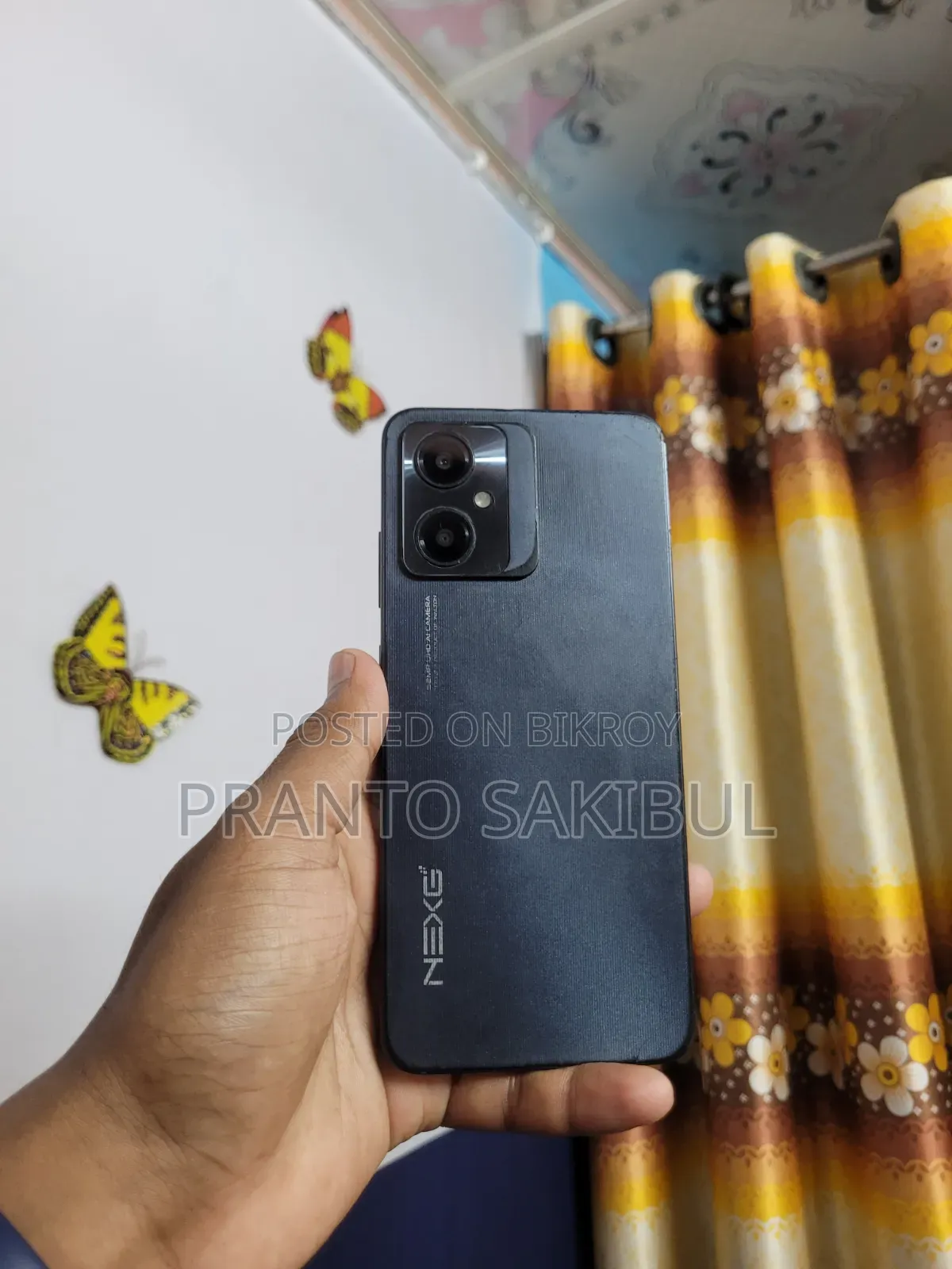 Walton 4 GB Black