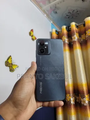 Walton 4 GB Black