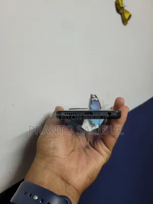 Walton 4 GB Black
