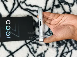iQOO 256 GB White