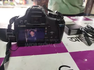 The camera is very good, no problems. If you want to buy it, come to Badiar Mor.