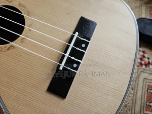 Emergency 26 Inch Ukulele for Sale ভালো কন্ডিশন, সাউন্ড একদম ক্লিয়ার