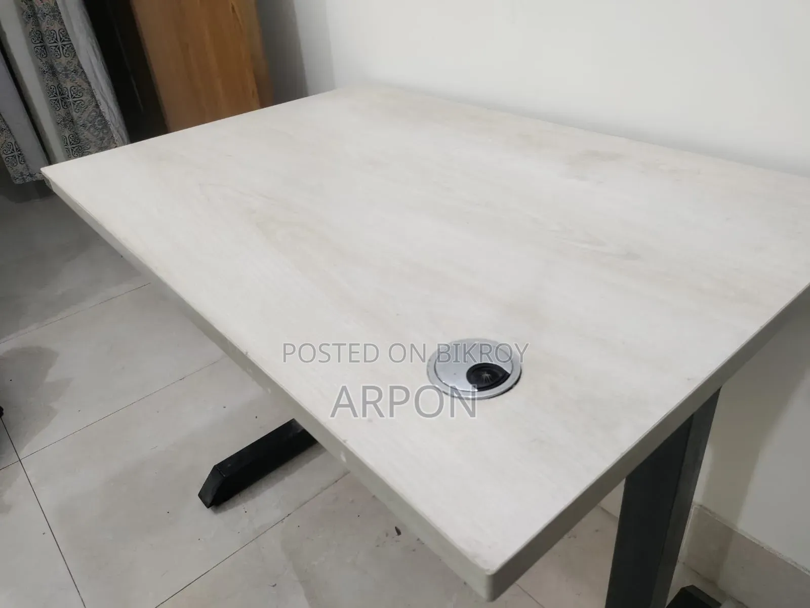 Desk (Computer or Regular)