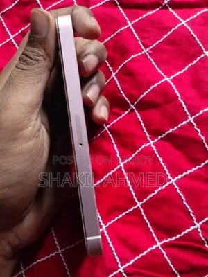 Apple iPhone SE 32 GB Rose Gold