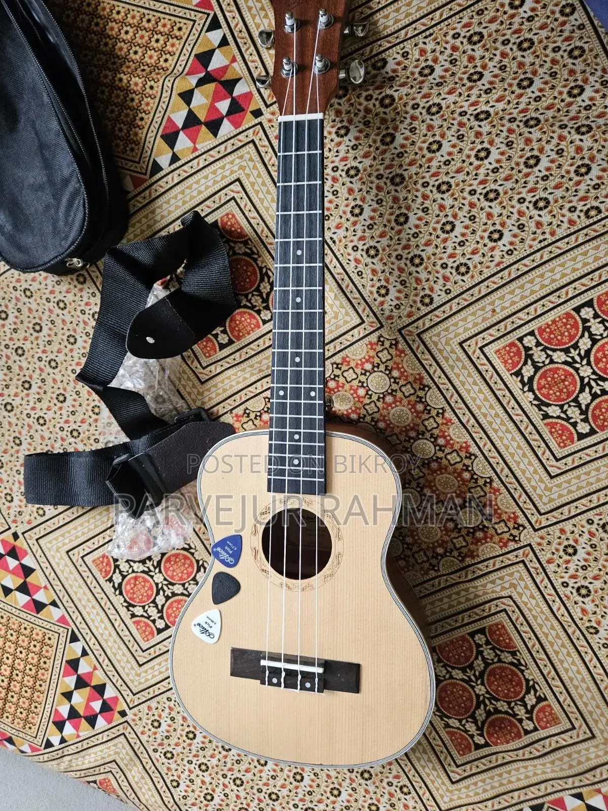 Emergency 26 Inch Ukulele for Sale ভালো কন্ডিশন, সাউন্ড একদম ক্লিয়ার