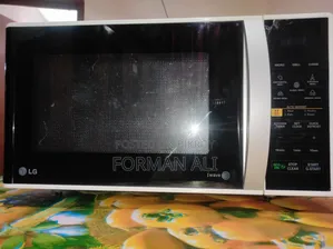 Microwave Oven With Grill, 900w Power Output, Auto Defrost