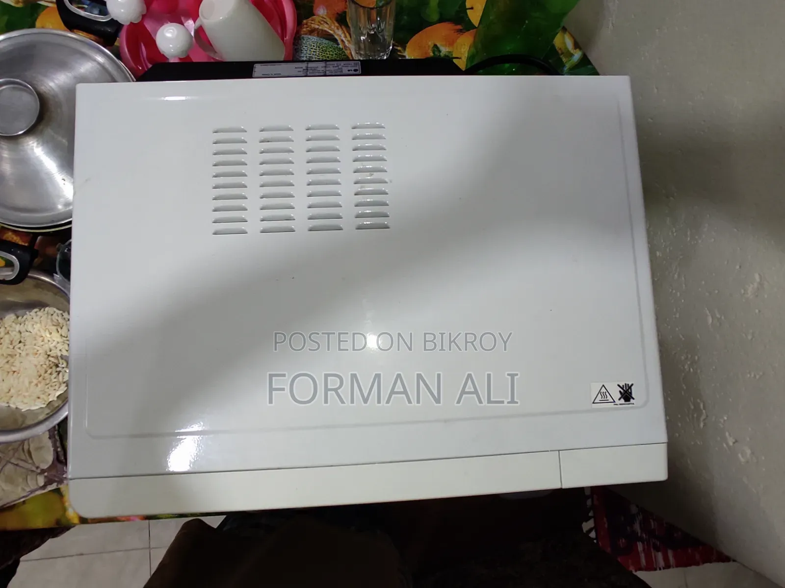 Microwave Oven With Grill, 900w Power Output, Auto Defrost