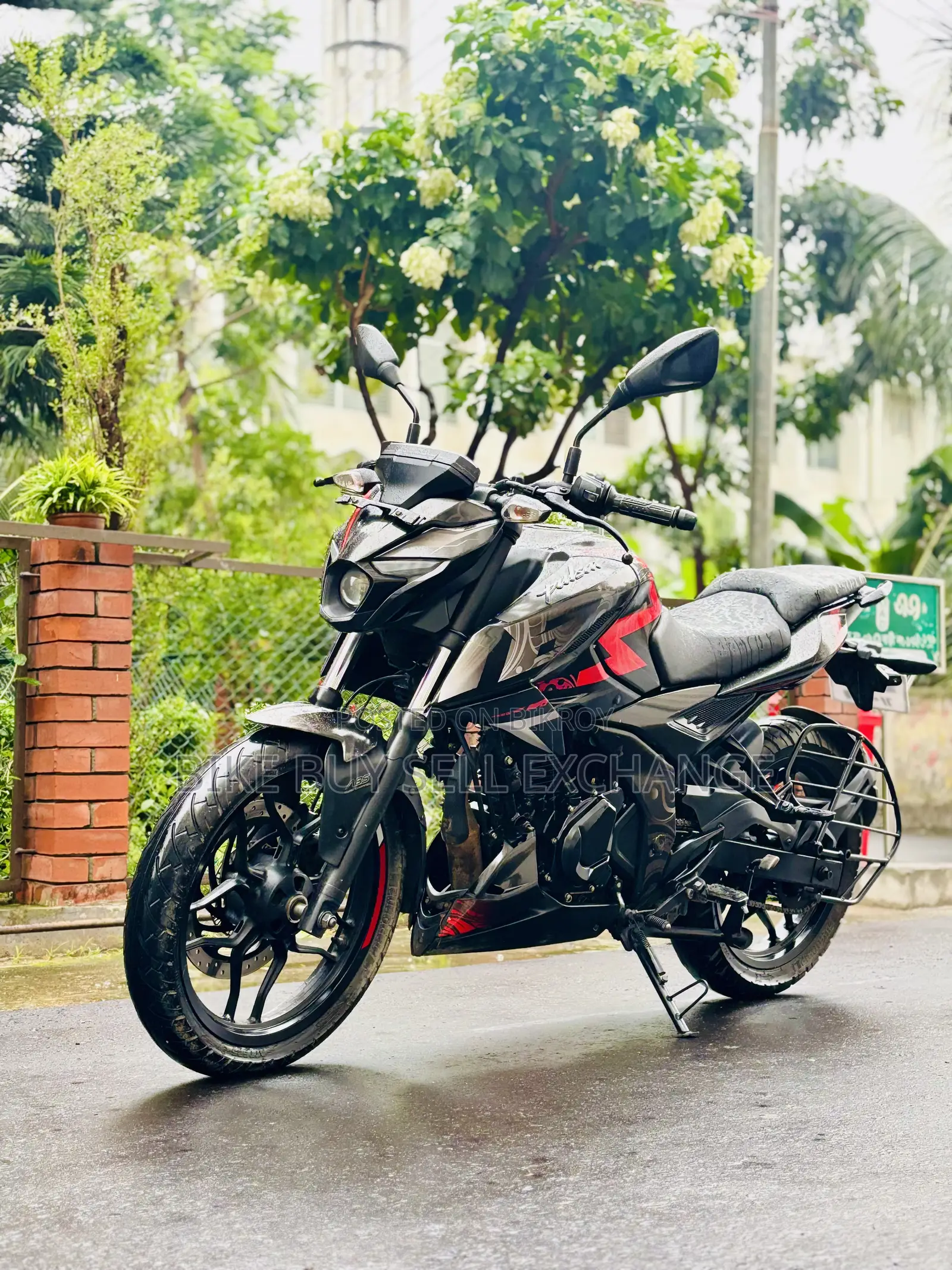 Bajaj Pulsar N160 2025 Black