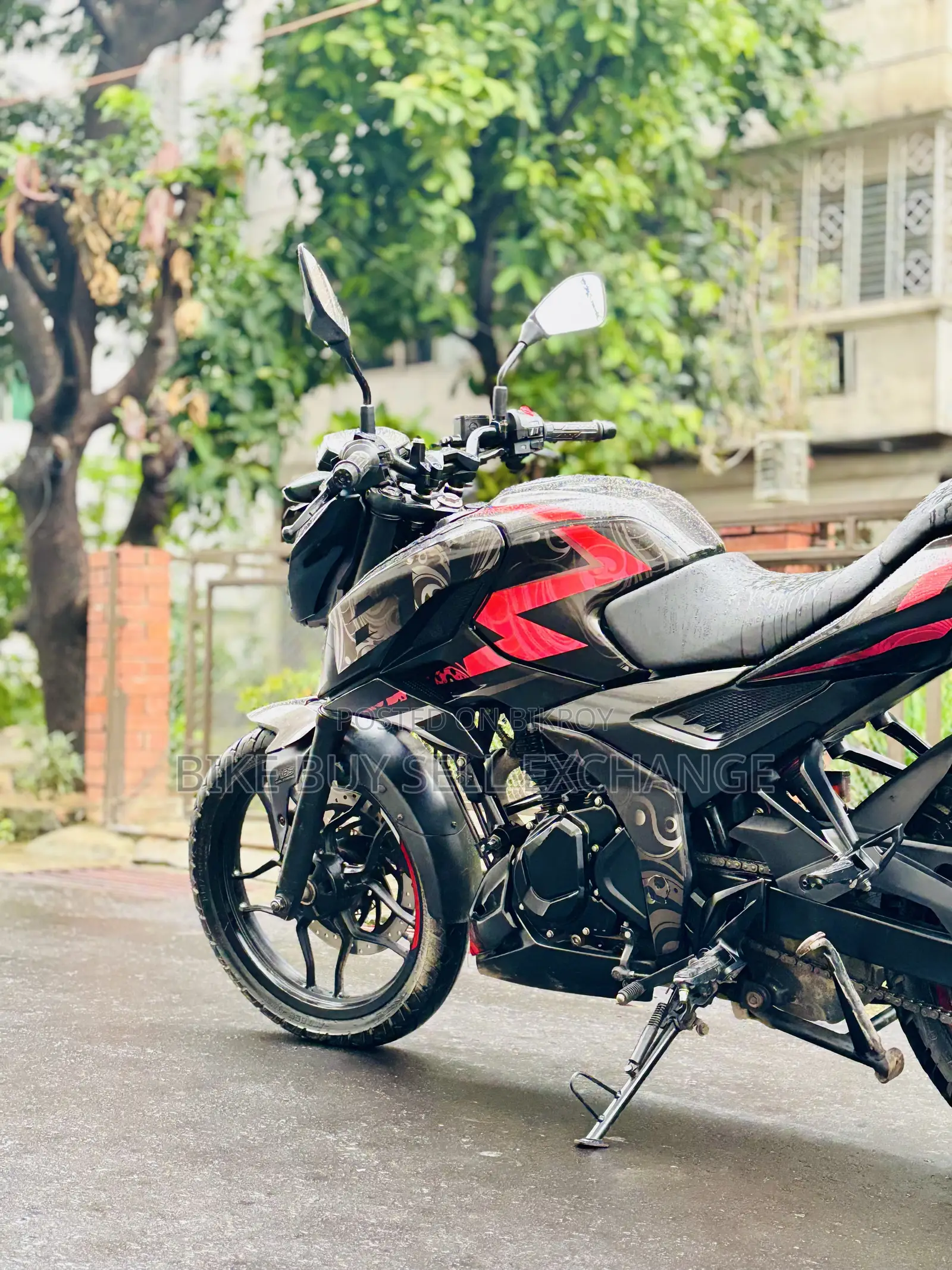 Bajaj Pulsar N160 2025 Black
