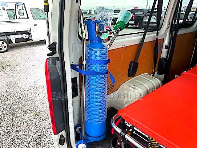 Toyota HiAce 2021 White