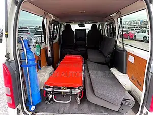 Toyota HiAce 2021 White
