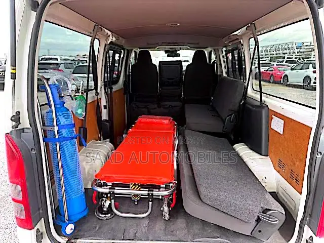 Toyota HiAce 2021 White