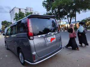 Toyota Noah 2015 Gray