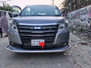Toyota Noah 2015 Gray