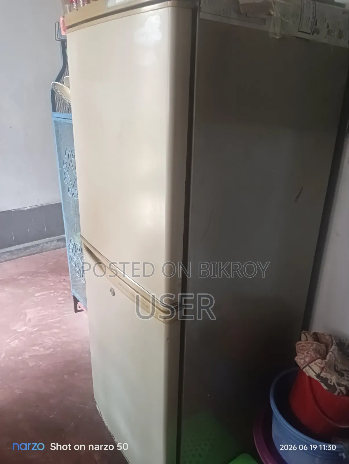ফ্রিজ বিক্রির জন্য