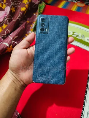 iQOO 128 GB Blue