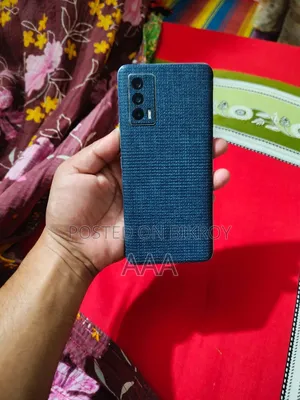iQOO 128 GB Blue