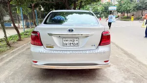 Toyota Axio 2020 Silver